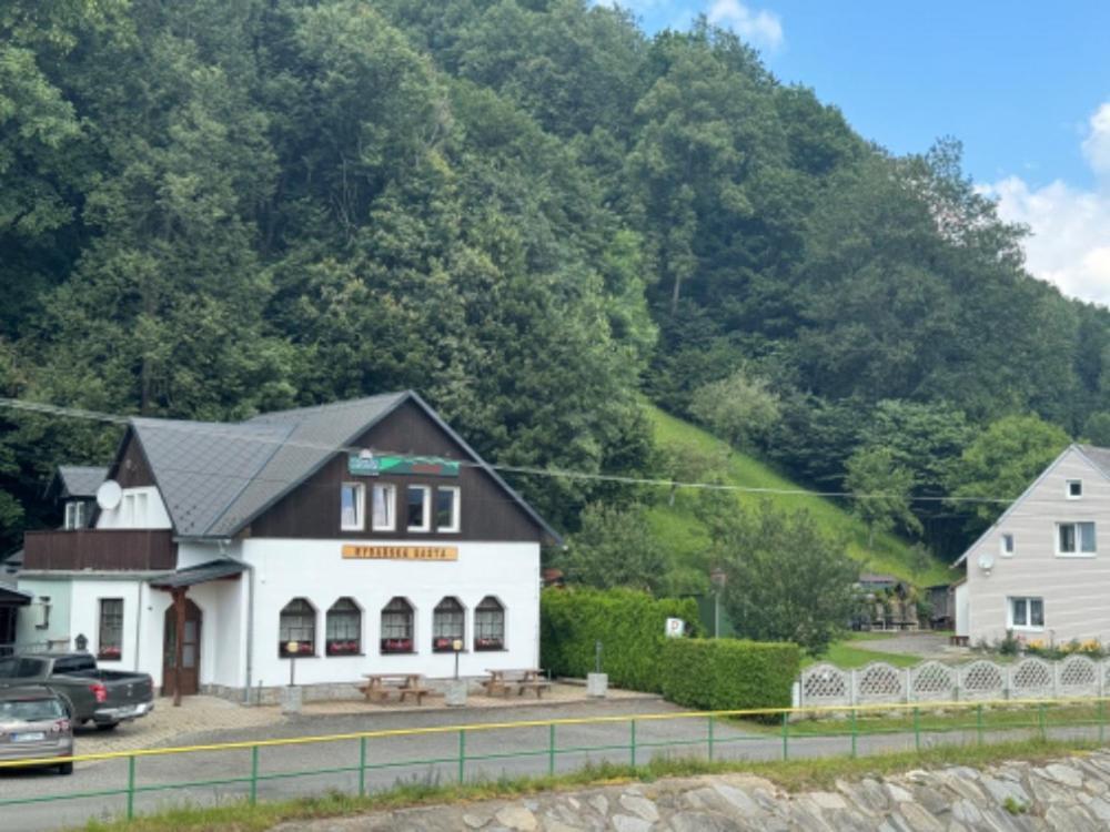 Penzion A Rybarska Basta U Jesetera Jeseník Екстериор снимка
